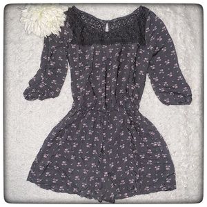 New A&F pretty romper